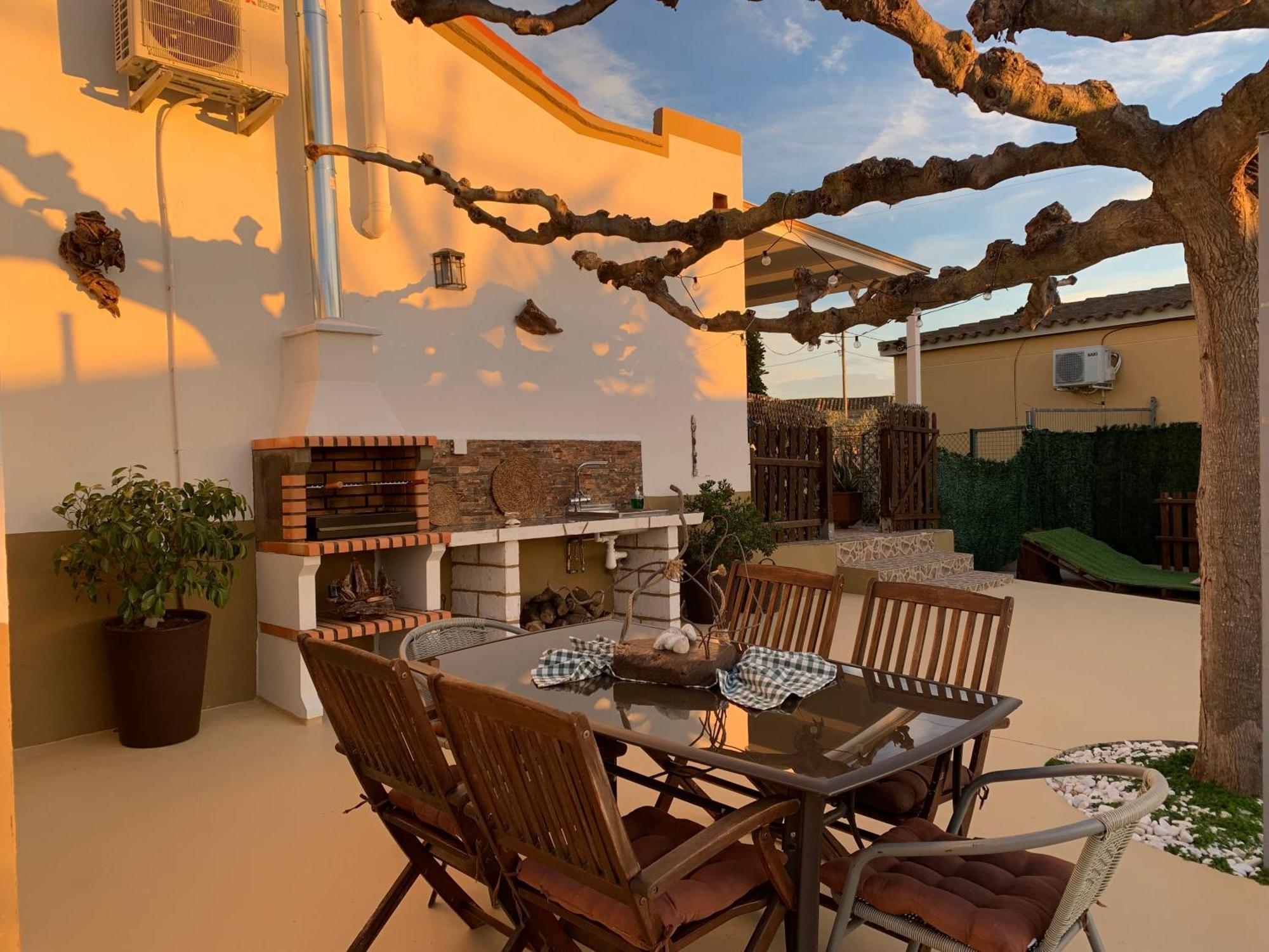 Casa Enric , Con Zona Infantil, Piscina Y Parking Privado Guest House Deltebre Eksteriør bilde