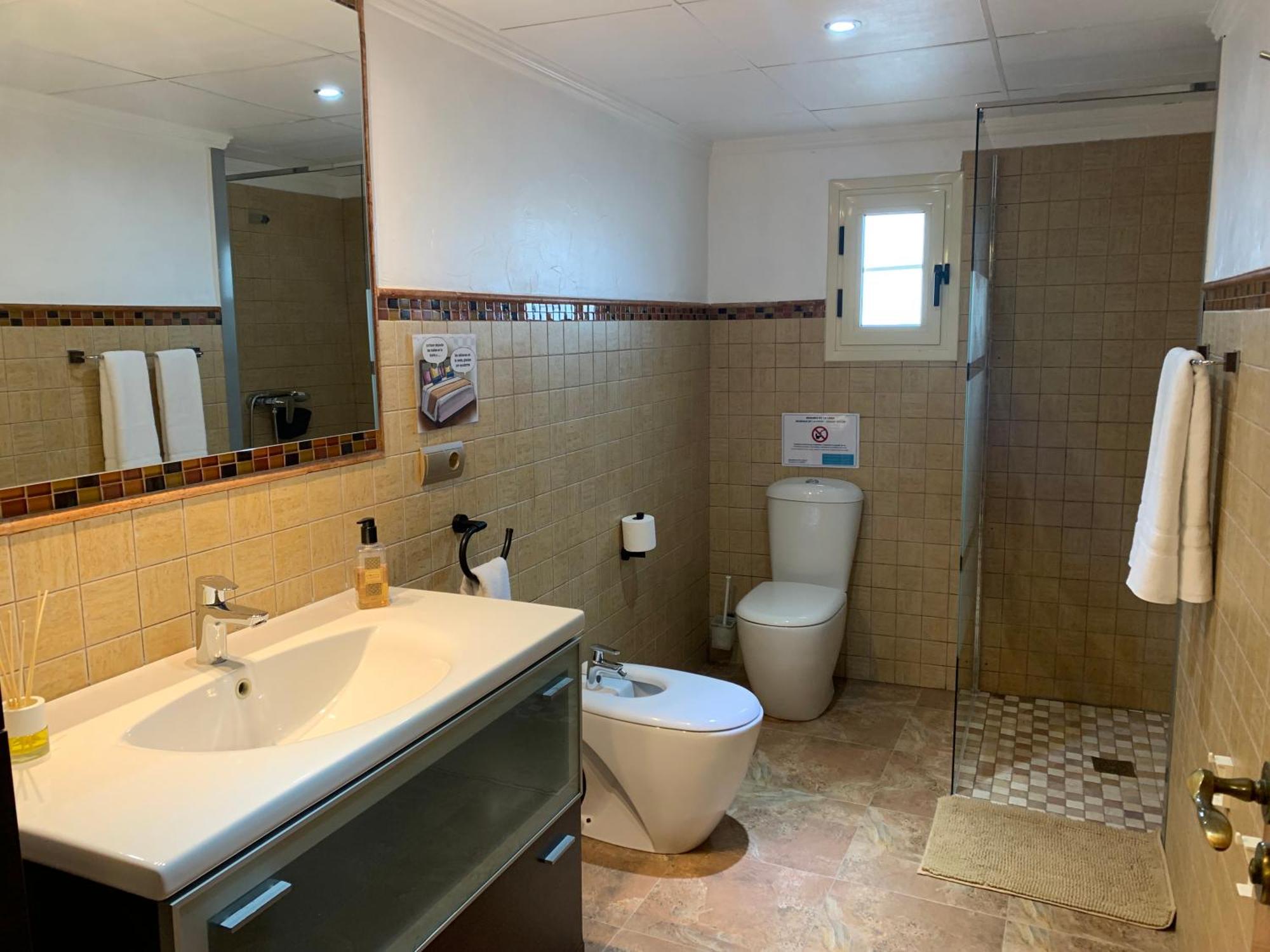 Casa Enric , Con Zona Infantil, Piscina Y Parking Privado Guest House Deltebre Eksteriør bilde