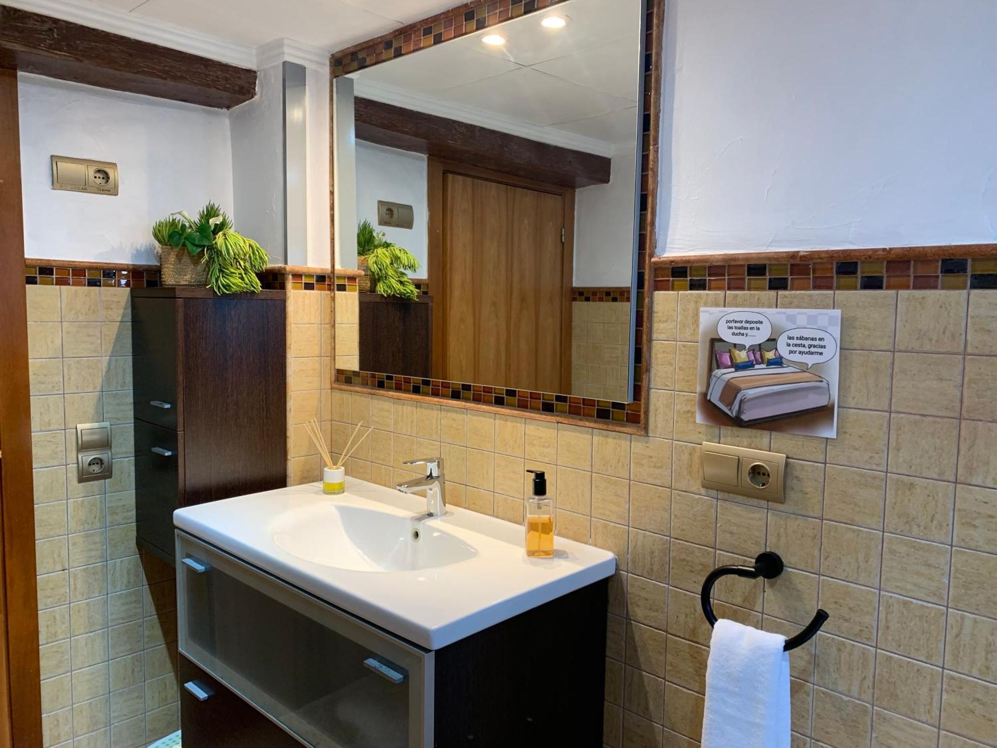 Casa Enric , Con Zona Infantil, Piscina Y Parking Privado Guest House Deltebre Eksteriør bilde