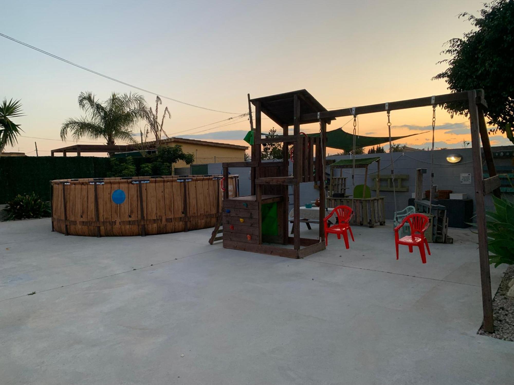 Casa Enric , Con Zona Infantil, Piscina Y Parking Privado Guest House Deltebre Eksteriør bilde
